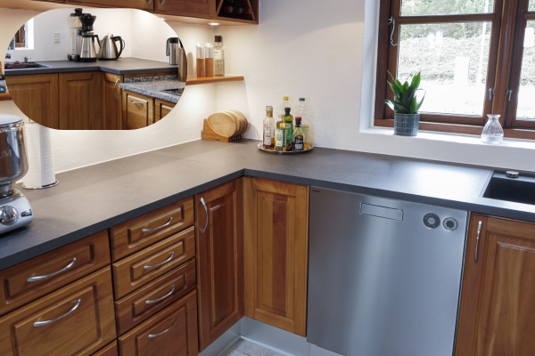 Troels køkken med laminat bordplade